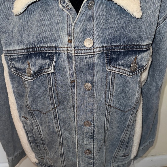Madden Girl Blue Denim Jacket with Cream Sherpa Lining - Picture 3 of 15